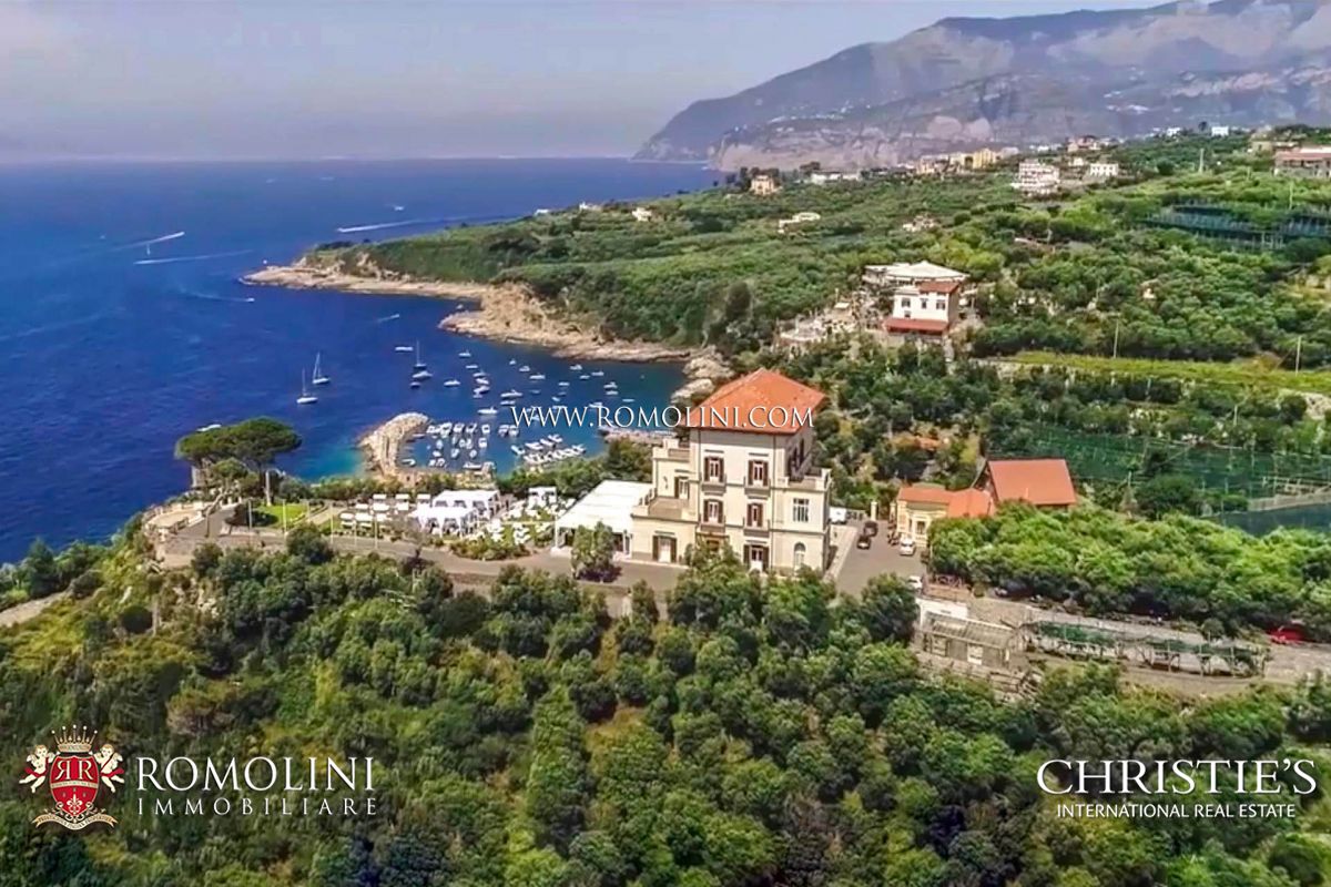 Sorrento Peninsula COASTAL ESTATE WITH SEA VIEW VILLA FOR SALE