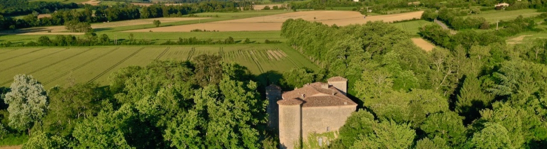 13TH CENTURY CASTLE IN THE GREEN AUDE. 13TH CENTURY CASTLE IN THE GREEN AUDE.